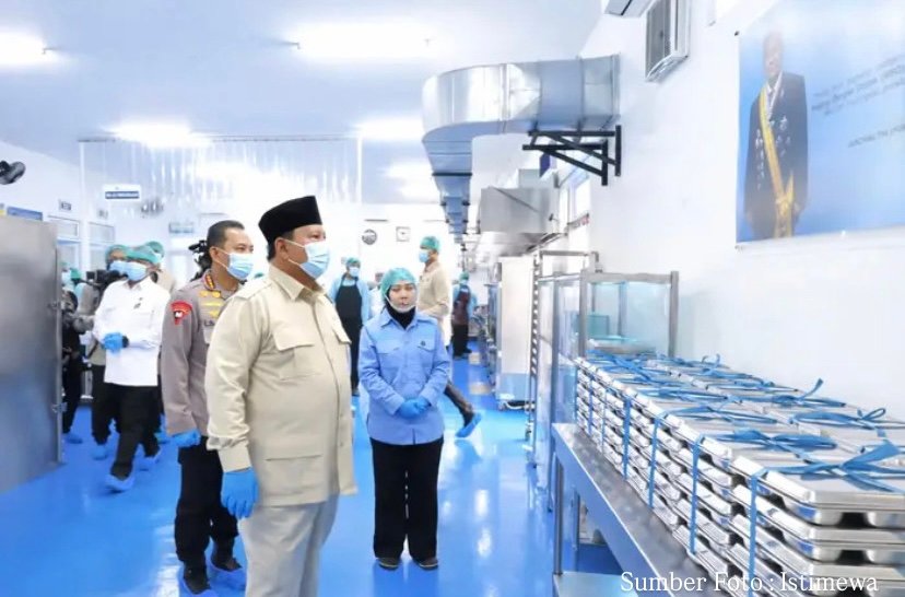 Dari Green House hingga Dapur Modern, Prabowo Tinjau Langsung Sistem Pemenuhan Gizi di Palmerah