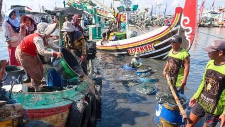 Pemerintah Berikan Harga Khusus BBM Rp15.000 per Liter bagi Nelayan Kapal 30-200 GT