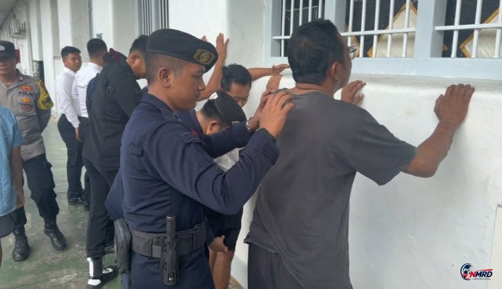Lapas Pemuda Tangerang Sita 110 Ponsel dan 57 Senjata Tajam Rakitan dalam Razia Besar