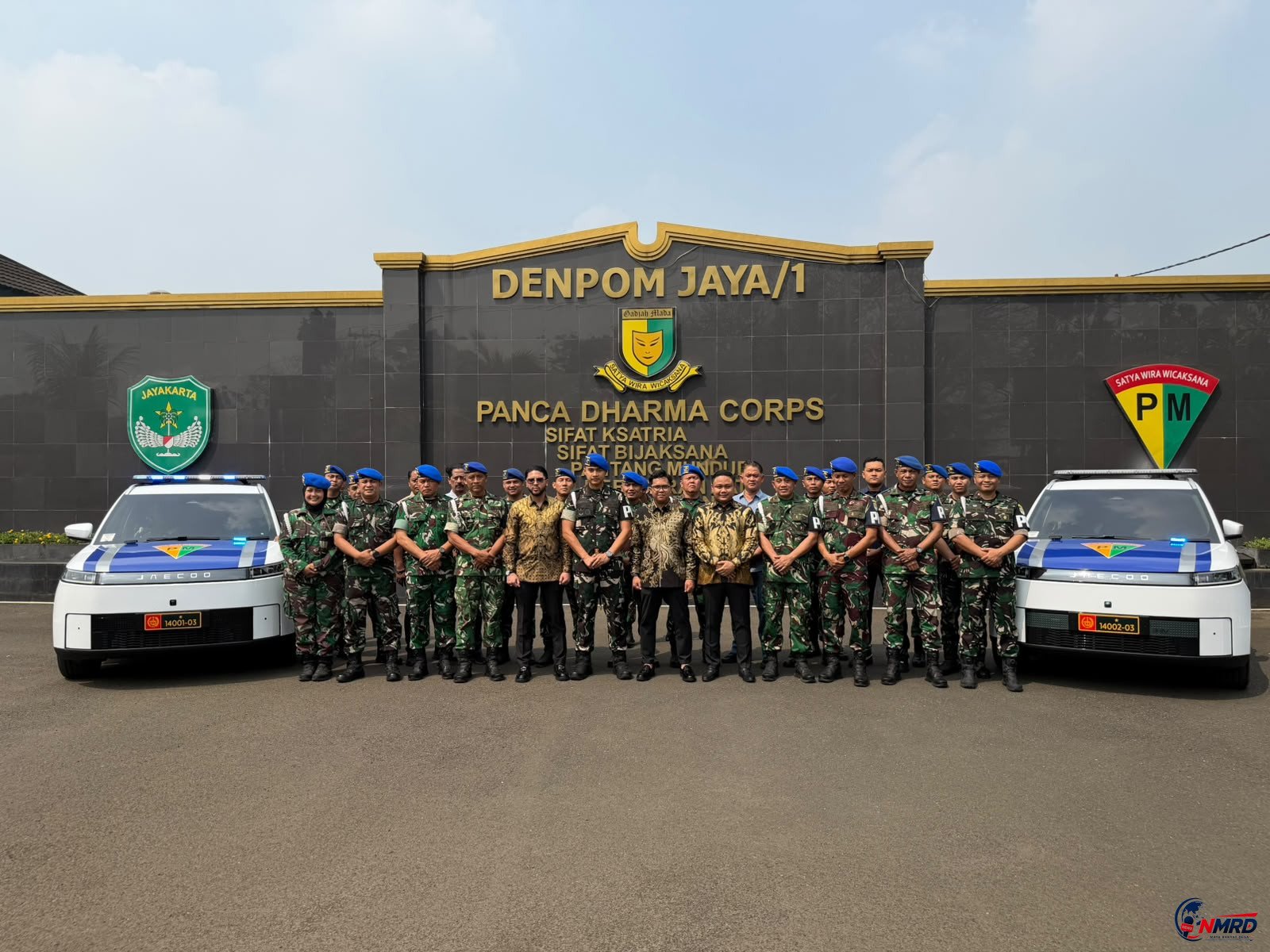 Cess Gold Foundation Memberikan 2 Mobil Listrik kepada Dandenpom Jaya I
